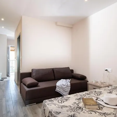 Sunset - With Seaview & Back Side Apartements Daire Toroni