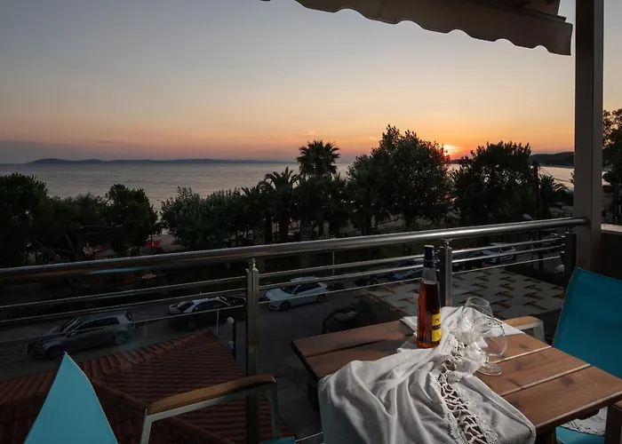 Sunset - With Seaview & Back Side Apartements トロニ
