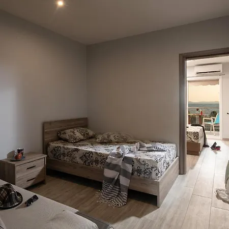 Sunset - With Seaview & Back Side Apartements توروني